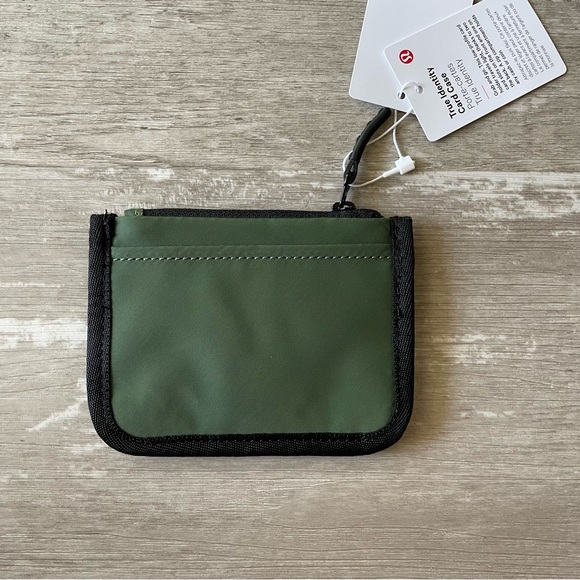 Lululemon True Identity Card Case - Green Twill - Picture 2 of 9